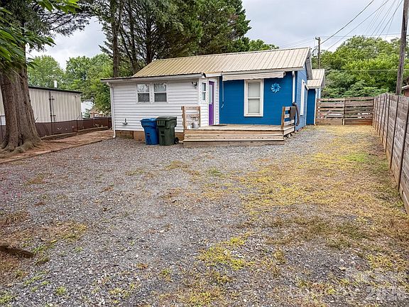 5th image of 29 10th St SE