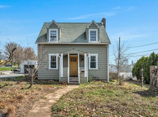 916 N Spring St, Middletown, PA 17057