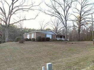 9377 Currahee Cir, Toccoa, GA 30577