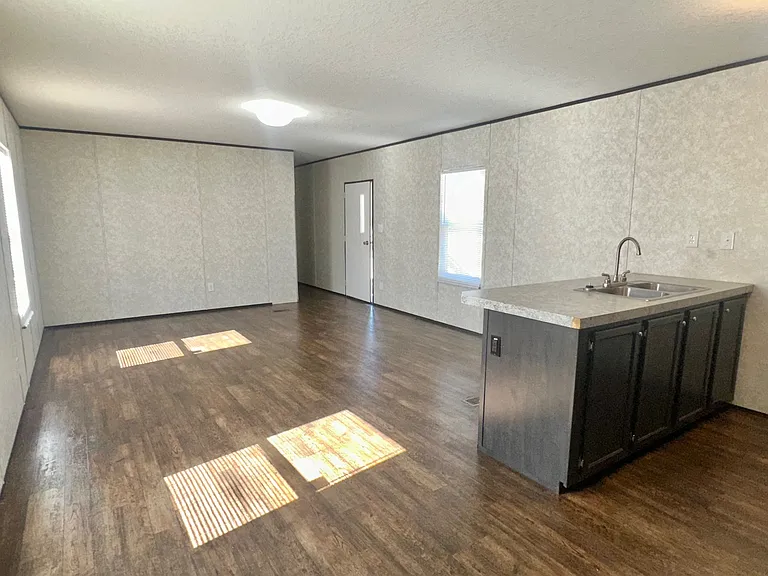 508 Blakley Dr — Photo 6