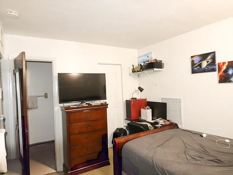 2300 SW 43rd St #C — Photo 16