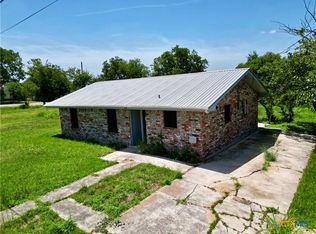209 W Prairie Ave, Rogers, TX 76569