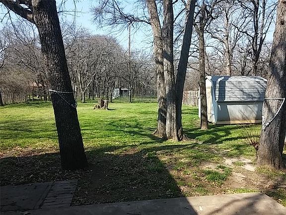 5th image of 912 Vine St