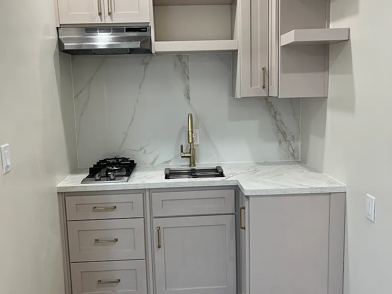 822 Crenshaw Blvd #2 — Photo 3