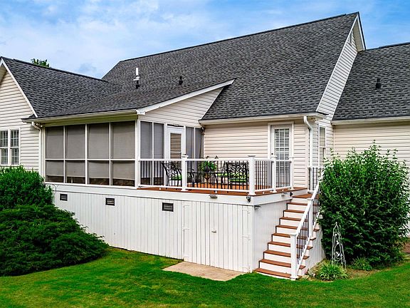 5th image of 210 Camperdown Ct