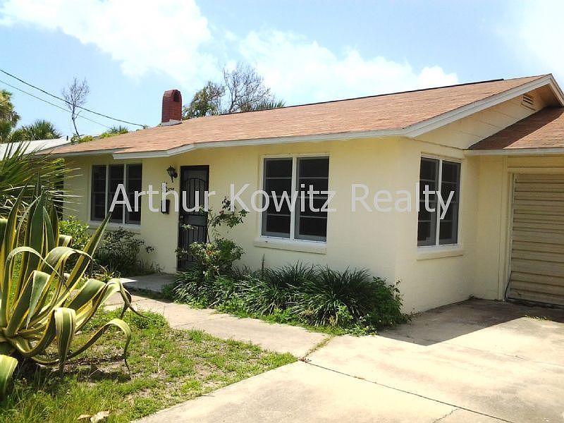 1st image of 528 Eastwood Ln