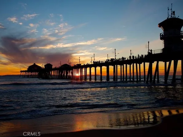 7668 Baypoint Dr Unit 301, Huntington Beach, CA 92648