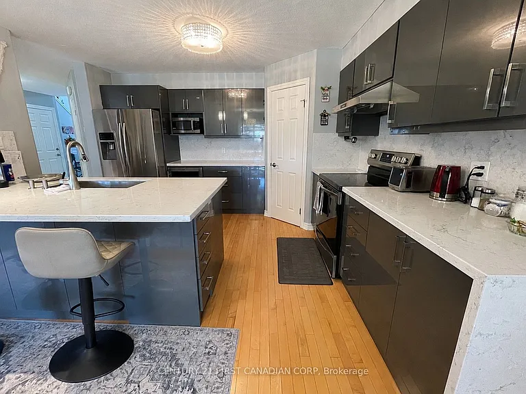 2722 Bateman Trl — Photo 8