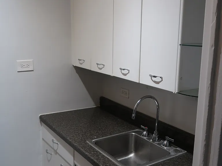 534 W Startford Pl — Photo 21