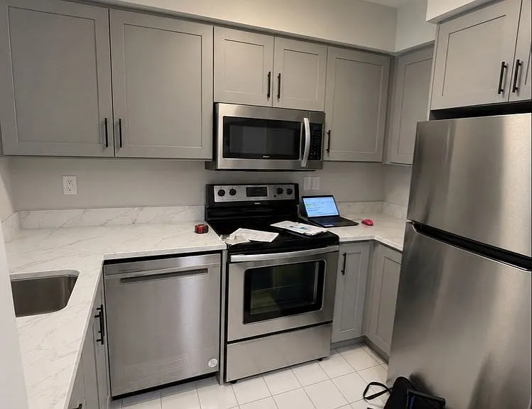 2261 Lake Shore Blvd W #1012 — Photo 7