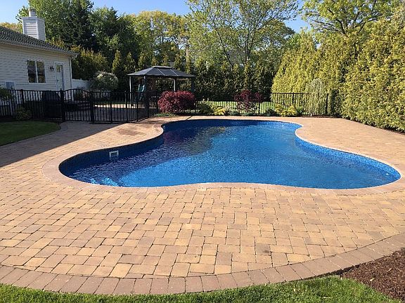 2nd image of 9 Russell Ln