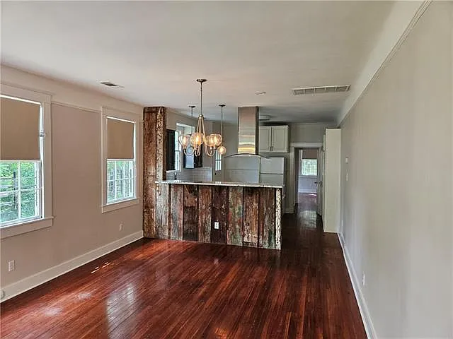3224 Calhoun St — Photo 2