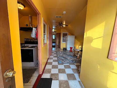 10015 Conant St Photo 1