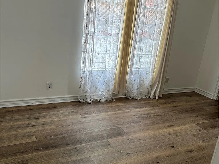 607 E Olive Ave — Photo 9