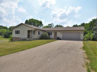 23140 N Church St, Barrington, IL 60010