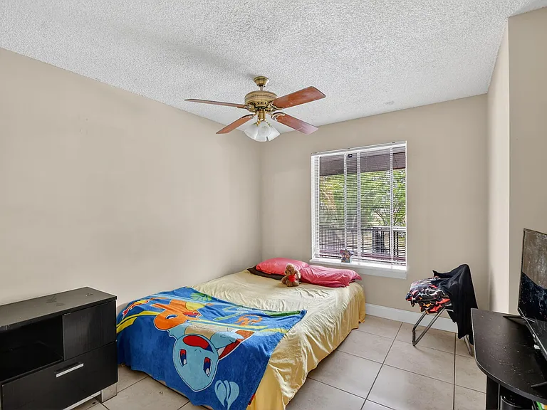 4191 S 57th Ave #G — Photo 10