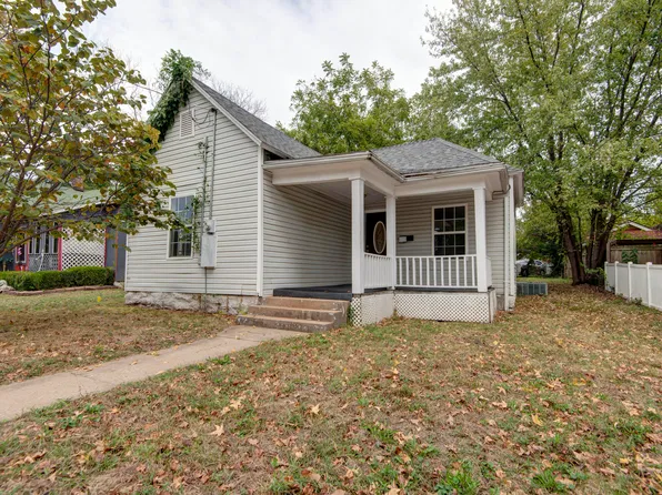 2216 N Taylor Avenue, Springfield, MO 65803
