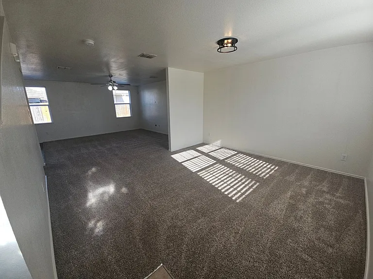 1432 Lauren Dr — Photo 2