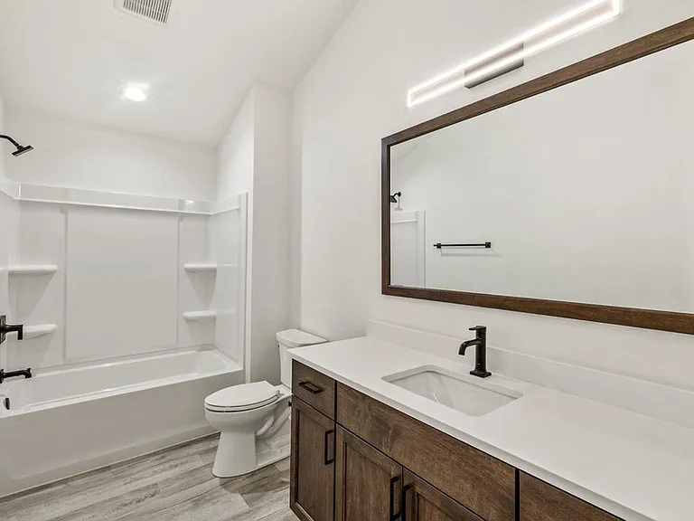 Guest Full Bath