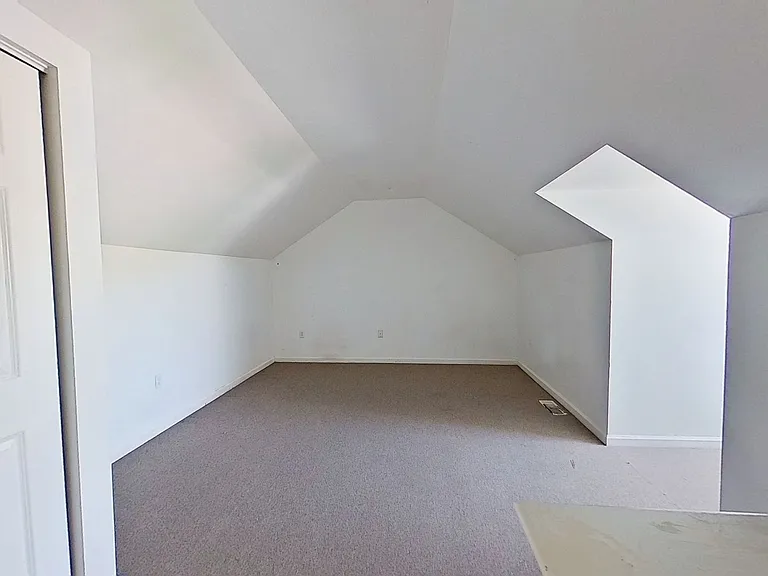 2858 Woodmont Dr — Photo 12