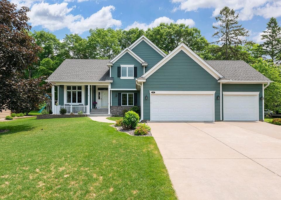 2nd image of 880 Deer Oak Run