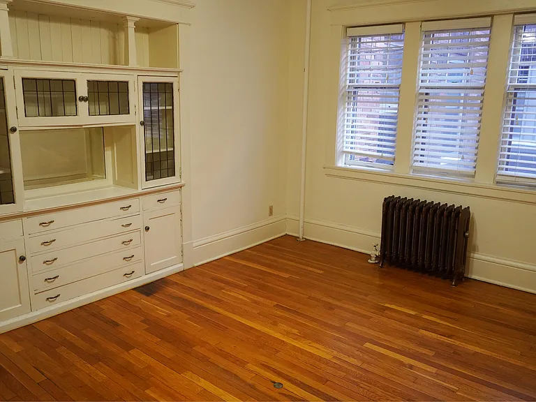 Oxford Street Apartments — Photo 44