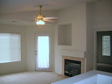 http://www.propertyboss.net/CustomerImages/AMMRE_1205/media/Properties/7817%20Louisiana%20(PO)\/zsmall_LR.jpg