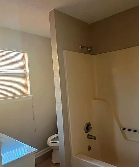 1290 Knoll Ct #B — Photo 9