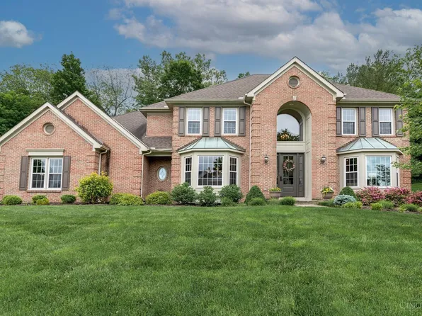 5043 Village Dr, Cincinnati, OH 45244