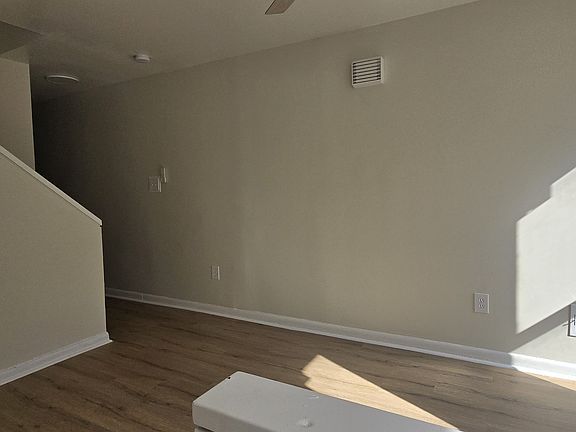 4th image of 1338 N Carey St