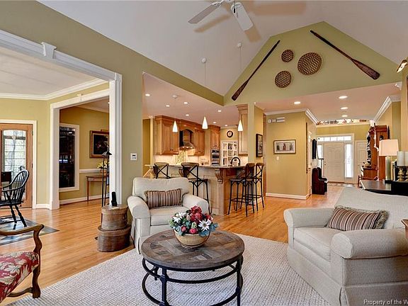 5th image of 320 Yorkshire Dr