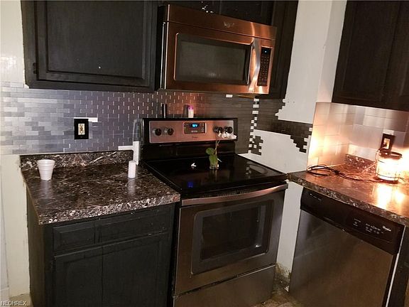 4th image of 844 Parkwood Dr