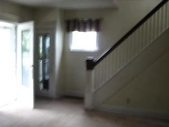 3rd image of 395 New Castle Ave