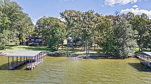 2nd image of 102 Lakeview Dr
