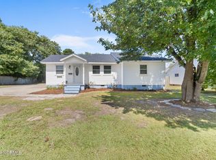 606 Arbutus St, Elizabeth City, NC 27909