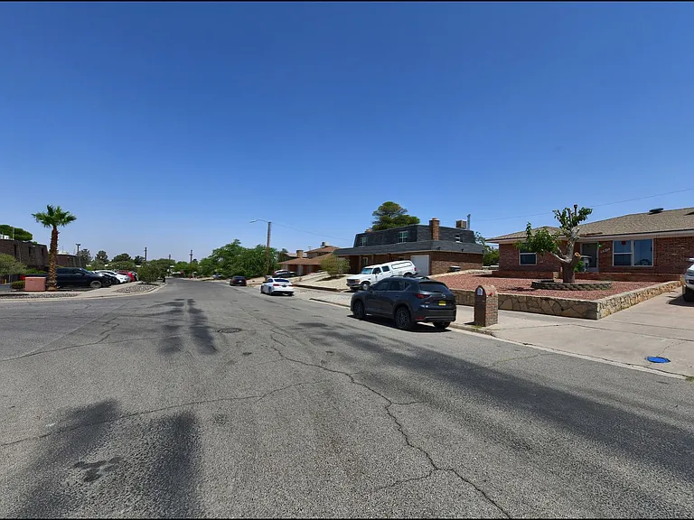 6913 Pamlico Dr — Photo 36