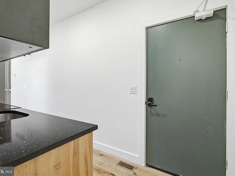 4243 Mantua Ave #1 — Photo 2