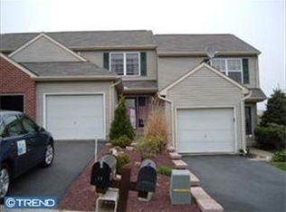 12 Red Tail Ct, Hamburg, PA