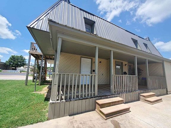 4th image of 104 S Moore Ave #2