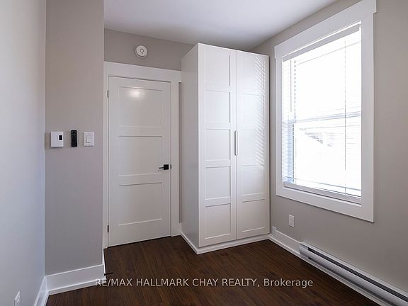 4th image of 14 Queen St APT 2