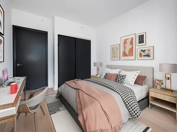 21 W End Ave, New York, NY