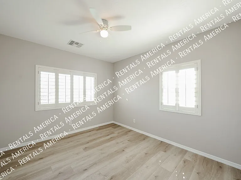 18676 E Braeburn Ln — Photo 33