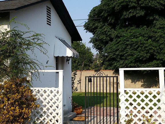2nd image of 6546 Satsuma Ave #B