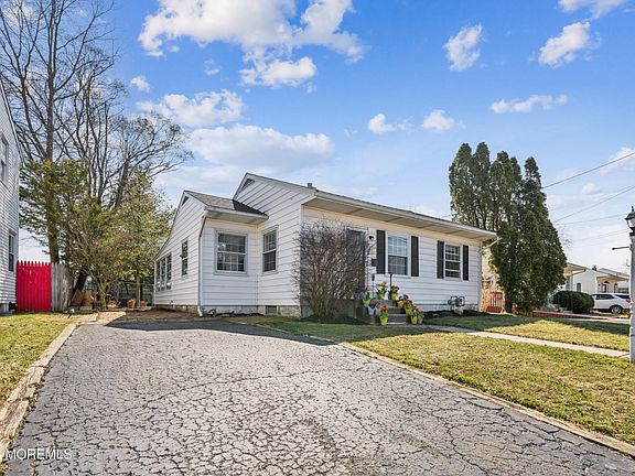 3rd image of 224 Clamer Road