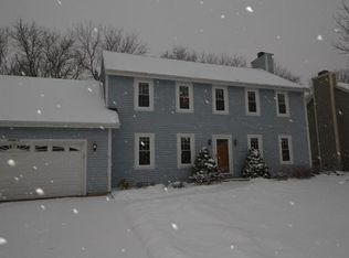 7321 W Woodbury Dr, Franklin, WI 53132