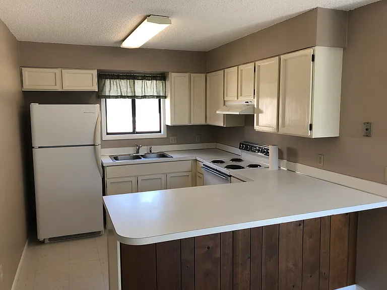 1121 Yellowstone Ave — Photo 5