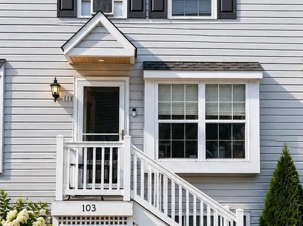 103 Gateway Dr, Newark, DE 19711