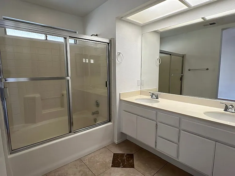 2121 Beechwood St — Photo 25