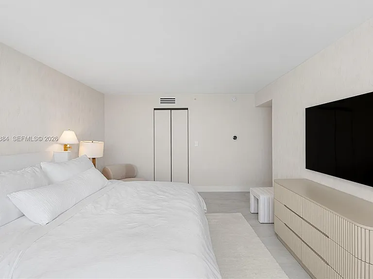 1800 Sunset Harbour Dr #1102/4 — Photo 18