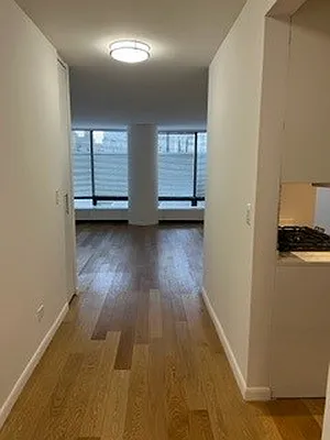 Rented by Solow Realty | media 22